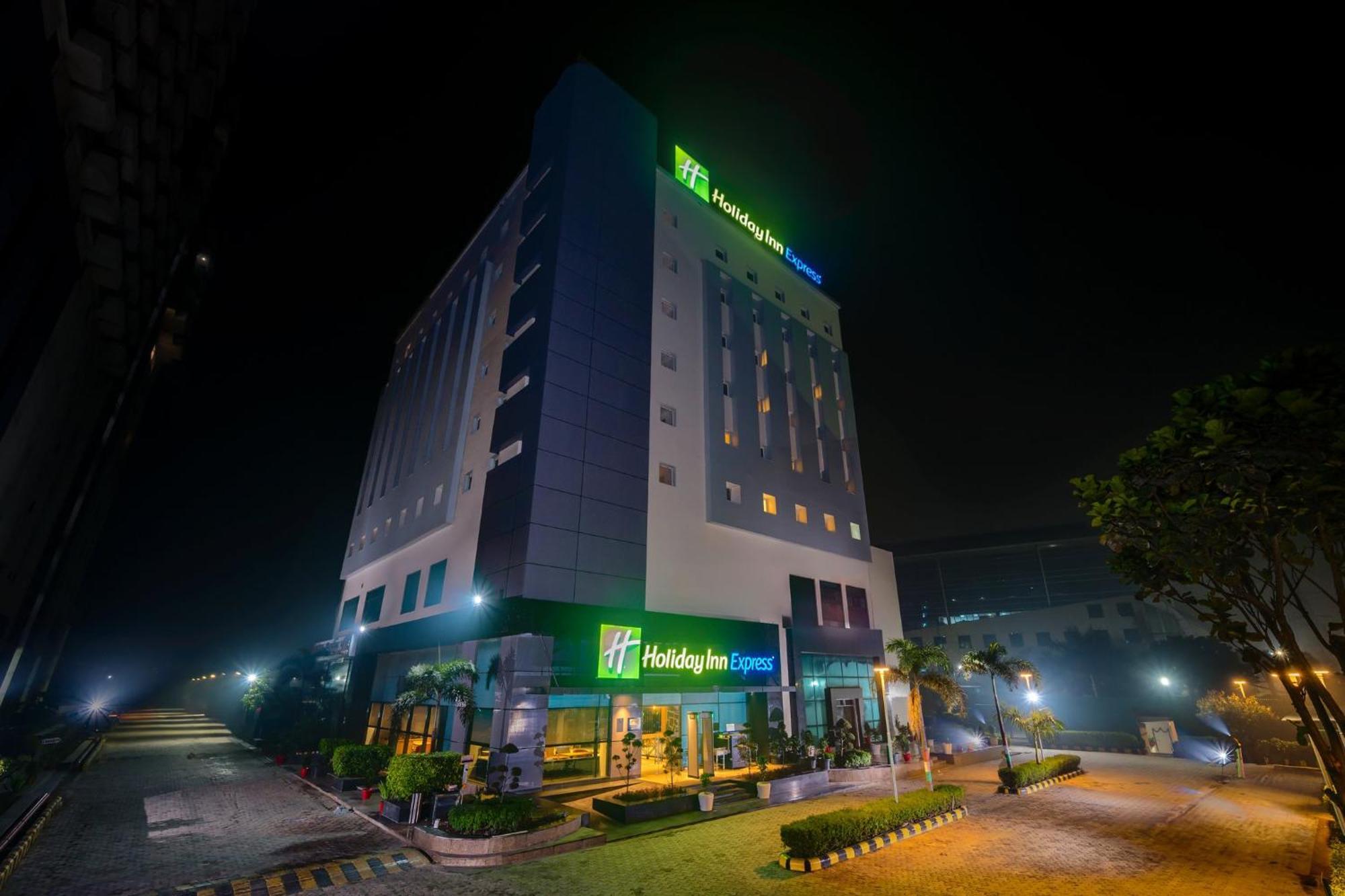 Holiday Inn Express Greater Noida Knowledge Park By Ihg Exterior photo